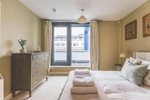 Modern Wandsworth Balcony Flat