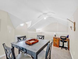 Cozy 3BR Home with Loft & BBQ in Fort Walton