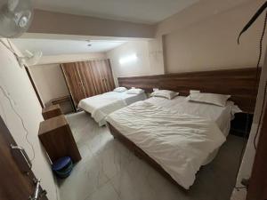 Raunak residency