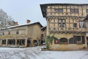 Hotels Hostellerie du Vieux Perouges : photos des chambres