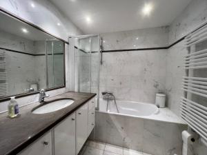 June apartment 2 bedrooms with pool