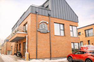 Modern One-Bedroom Apartment with Balcony - Cometei Residence