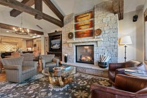 Ski-In Ski-Out Deer Valley Escape condo