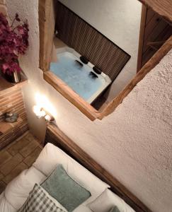 La Casita de Albino -jacuzzi-chimenea-museo