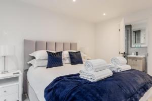 Aurora South - Short Walk to Ashley Cross