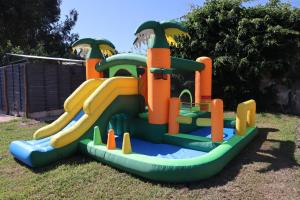 Luxury Private apartment FREE Play Park inc QUID BIKES PRIVATE Heated swimming pool
