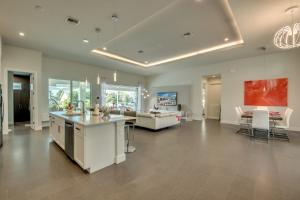 CoralVilla Seven Oceans - stylish villa, with spa, boat dock, BBQ, canoe