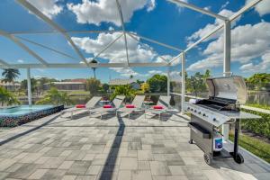 CoralVilla Seven Oceans - stylish villa, with spa, boat dock, BBQ, canoe
