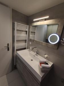 Downtown house with seaview near to the beach