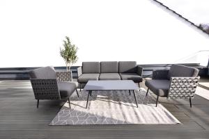 Penthouse mit Parkplatz und Terrasse, 15 Min von Köln HBF