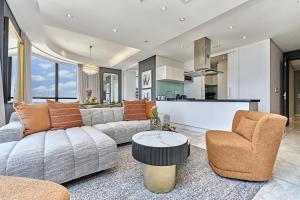Luxury Signature 3 Bed Penthouse - Sandton Skye