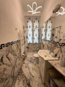 Milan - 2BR 2BA Apt - 5 min walk to Metro & Train