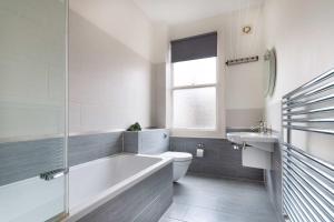 1 bed Clapham Junction apartment