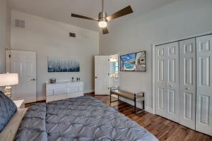 CoralVilla Superior-great water view, top boat location, pool & spa