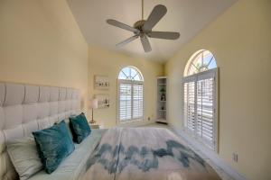 CoralVilla Superior-great water view, top boat location, pool & spa