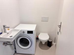 Zentrale Lage mit Blick auf die Altstadt und die Rhône