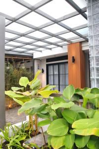 Liorasuite 4 BR with Jacuzzi Billiard Pingpong in KBP