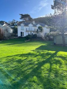 1 Alberni Cottage Hope Cove - 3-min walk to beach