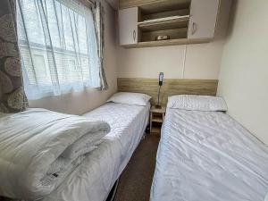 Lovely Caravan With Full Decking At Broadland Sands In Suffolk Ref 20199Bs