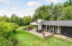 Cozy Home In Gilleleje With Wifi