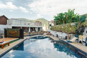 Private apartment at Bayshore by Lofty