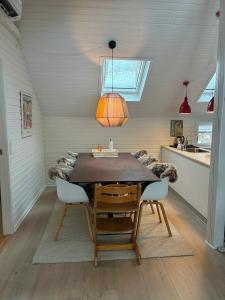 Family Retreat By Coast And Dunes