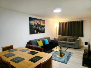 Private 3BR House Near Heathrow, Free Parking, Fast Wi-Fi