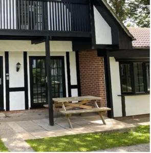 Cosy 3 bedroon chalet close to Hayle, 40 Tudor Court