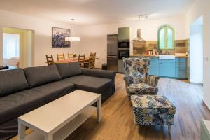 Viletta with pool, waterfall, privacy, large garden - by Traveler tourist agency Krk - ID 2212