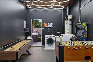 3BR Modern Chula Vista Home with Hot Tub and Game Room
