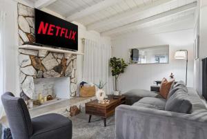 3BR Modern Chula Vista Home with Hot Tub and Game Room