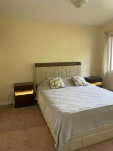 Spacious Beverly Hills Home Near Rodeo Drive with Wifi