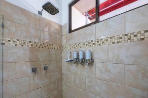 Villa Sloth, Uvita, 1BR-1BA, poolside, near beach