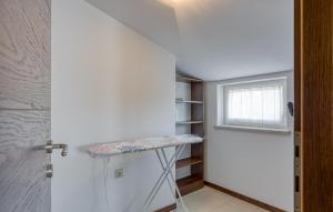 3 Bedroom Nice Apartment In Kanfanar