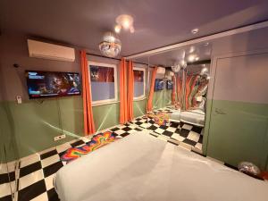 Capsule illusion - Switch 2 - Mons Centre