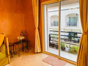 Elegant cultural 2-bedroom apartment in central Casablanca