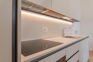 Benny Suite by Happyhostorino