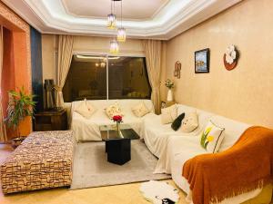 Elegant cultural 2-bedroom apartment in central Casablanca