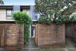 Moonya Courtyard