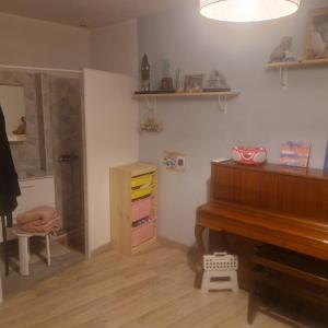 Maison spacieuse au centre du village climatisée