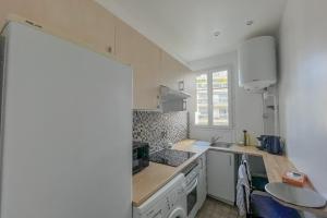 Room in charming 3-bedroom apartment near Bois de Vincennes