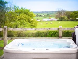 Rivendell Glamping Pod - Uk11881