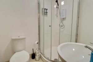 Aylward Studio Close to Gunwharf Quays
