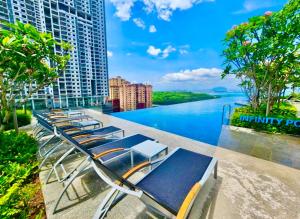 Urban Suites 3R2B 11pax Deluxe Living Room