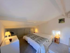 SR550-006 Appt Studio mezzanine 4 personnes ST RAPHAEL