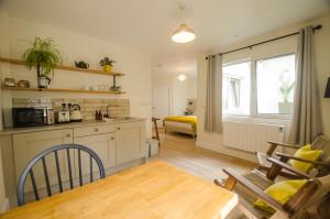 Rookery Lane Food and Lodging