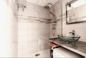 Appartement piscine mer et commerces proche