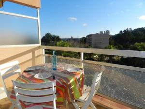 BO090-F94 Appartement Studio cabine 3 couchages BORMES LES MIMOSAS