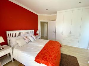 The Ridge at Plettenberg with Mountain View