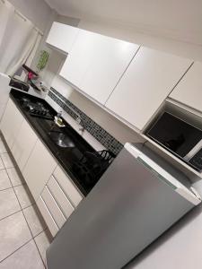 AP 100m do mar mesma rua do Quiosque VavaZão COM GARAGEM